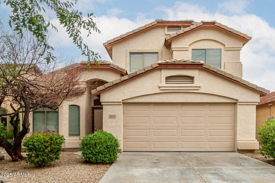 8003 S 48th Dr in Phoenix, AZ - Building Photo