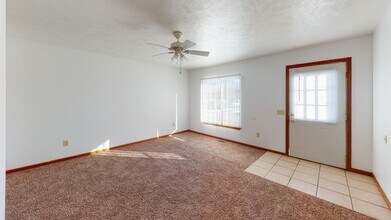 1403 Jack Pine Dr in Kalamazoo, MI - Foto de edificio - Building Photo