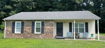 2204 Merle St in Richmond, VA - Building Photo