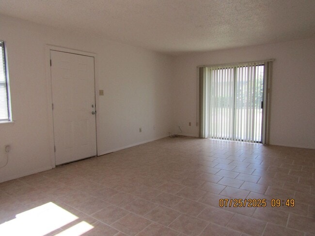 1118 NW 52nd Cir in Lawton, OK - Building Photo - Building Photo