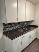 1322 Stanford St in Santa Monica, CA - Building Photo - Interior Photo