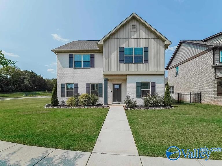 17655 Eastmoor St in Athens, AL - Building Photo