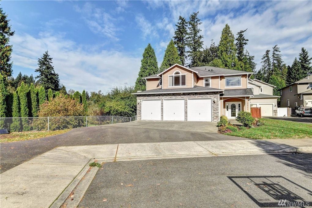 18625 134th Pl NE in Woodinville, WA - Foto de edificio