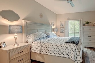 11711 Memorial Dr in Houston, TX - Foto de edificio - Building Photo