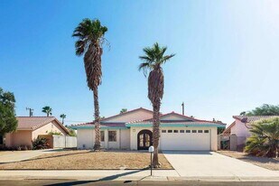 67765 Ovante Rd in Cathedral City, CA - Building Photo