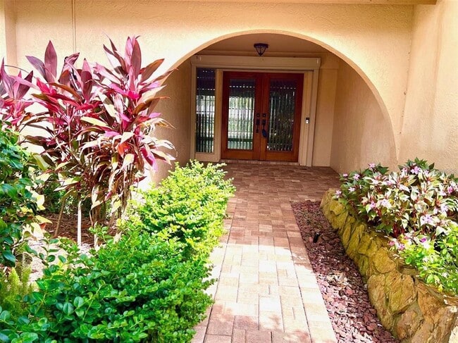 2715 Montague Ct E in Clearwater, FL - Building Photo - Building Photo