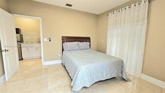 13900 SW 153rd Pl in Miami, FL - Building Photo