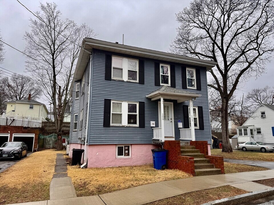 113 Harriet Ave-Unit -1 in Quincy, MA - Building Photo