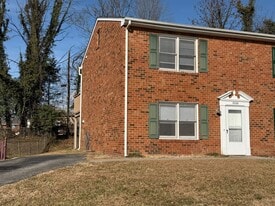 5338 Century Dr in Hollins, VA - Building Photo
