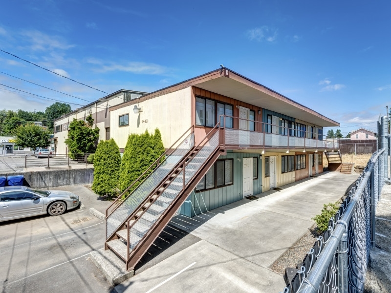 Concord Apartment Complex in Seattle, WA - Building Photo