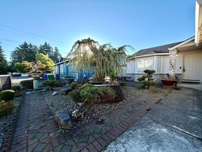 2607 SE 84th Ave in Portland, OR - Building Photo - Building Photo