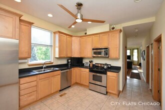 3905 N Francisco Ave-Unit -Unit 3 in Chicago, IL - Building Photo - Building Photo