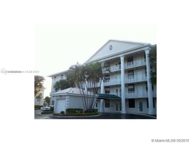 1715 Whitehall Dr in Davie, FL - Foto de edificio - Building Photo