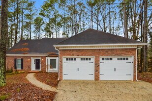 328 London Dale in Woodstock, GA - Building Photo