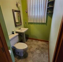 76 Church St, Unit 1 in Fall River, MA - Building Photo - Building Photo