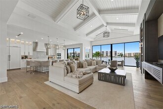 200 Bahia Point in Naples, FL - Building Photo - Building Photo
