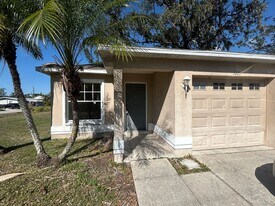 3005 Hillview St in Sarasota, FL - Building Photo