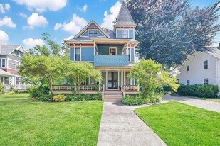 161 Florida St in Springfield, MA - Building Photo