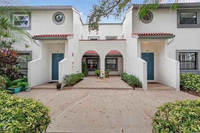 property at 484 Santa Cruz Pl NE