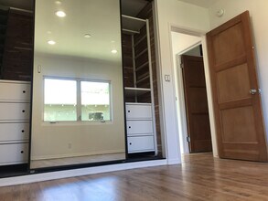 2010 Virginia Ave, Unit D in Santa Monica, CA - Foto de edificio - Building Photo