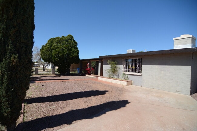 1811 E Oregon St in Tucson, AZ - Building Photo - Building Photo