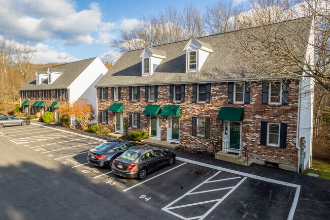 Indian Rock Townhouse Condominiums in Hudson, MA - Building Photo - Building Photo