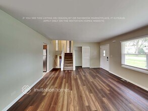6899 Meadowbrook Ln in Hanover Park, IL - Building Photo - Building Photo