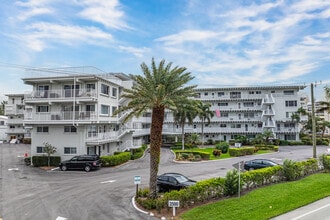 South Palm Residence in Palm Beach, FL - Building Photo - Building Photo