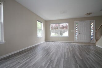 2554 Dickens Dr in Aurora, IL - Building Photo - Building Photo