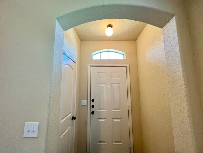 708 Creekside Cir in New Braunfels, TX - Building Photo - Building Photo