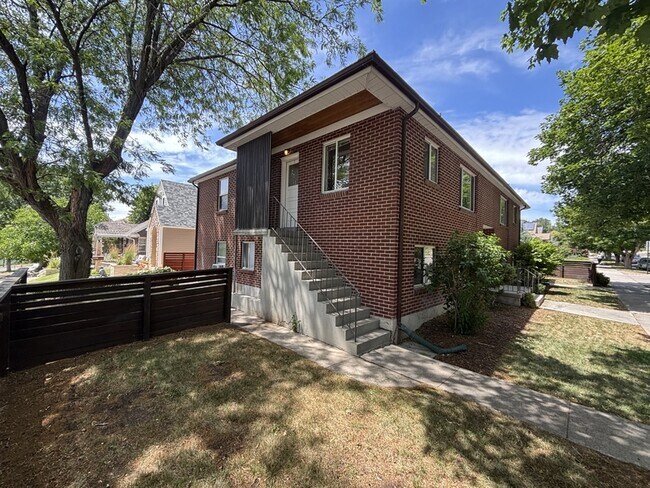 property at 680 Elizabeth St