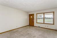 637 S Apache Dr in Wichita, KS - Building Photo - Building Photo