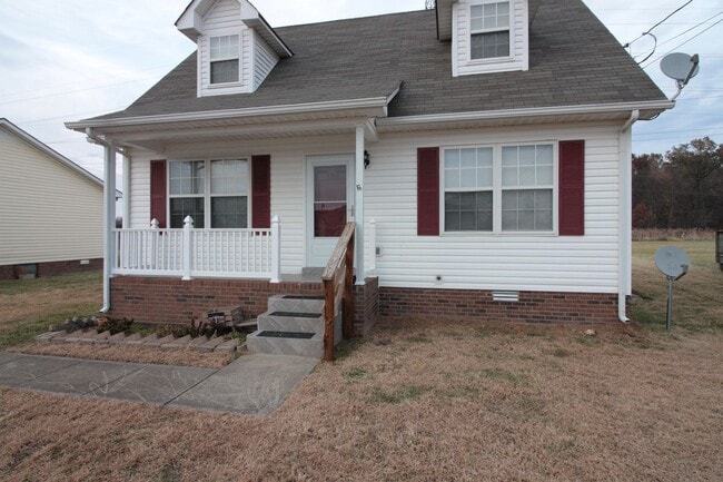 135 Waterford Dr in Oak Grove, KY - Building Photo - Building Photo