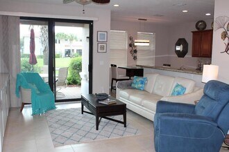 149 Gramercy Square Dr in Delray Beach, FL - Foto de edificio - Building Photo