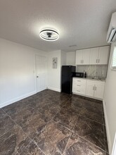 2311 N 70th Ter, Unit Efficiency in Hollywood in Hollywood, FL - Building Photo - Building Photo