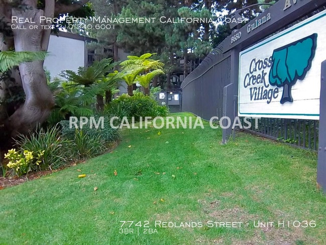 7742 Redlands St-Unit -Unit H1036 in Los Angeles, CA - Building Photo - Building Photo