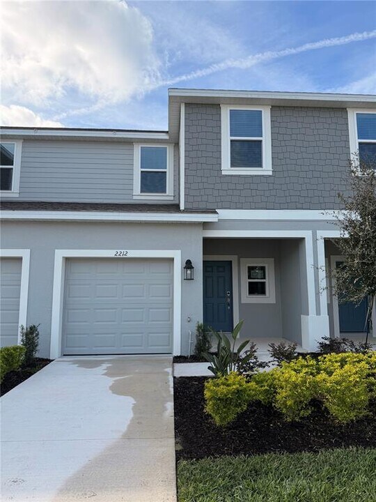 2212 Portrait St in Kissimmee, FL - Building Photo