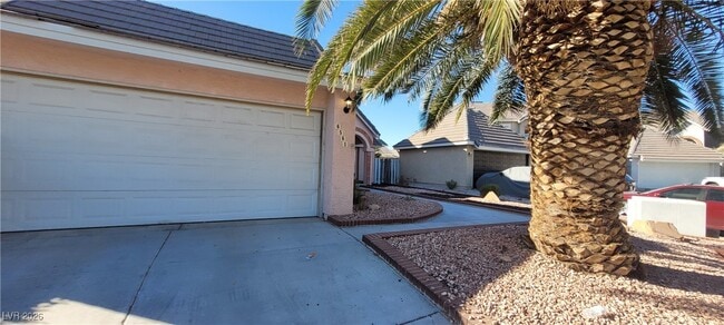 6561 Avon Ct in Las Vegas, NV - Building Photo - Building Photo