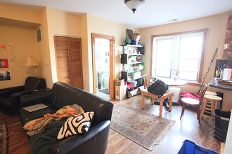 2838 Francisco N Ave in Chicago, IL - Building Photo - Building Photo