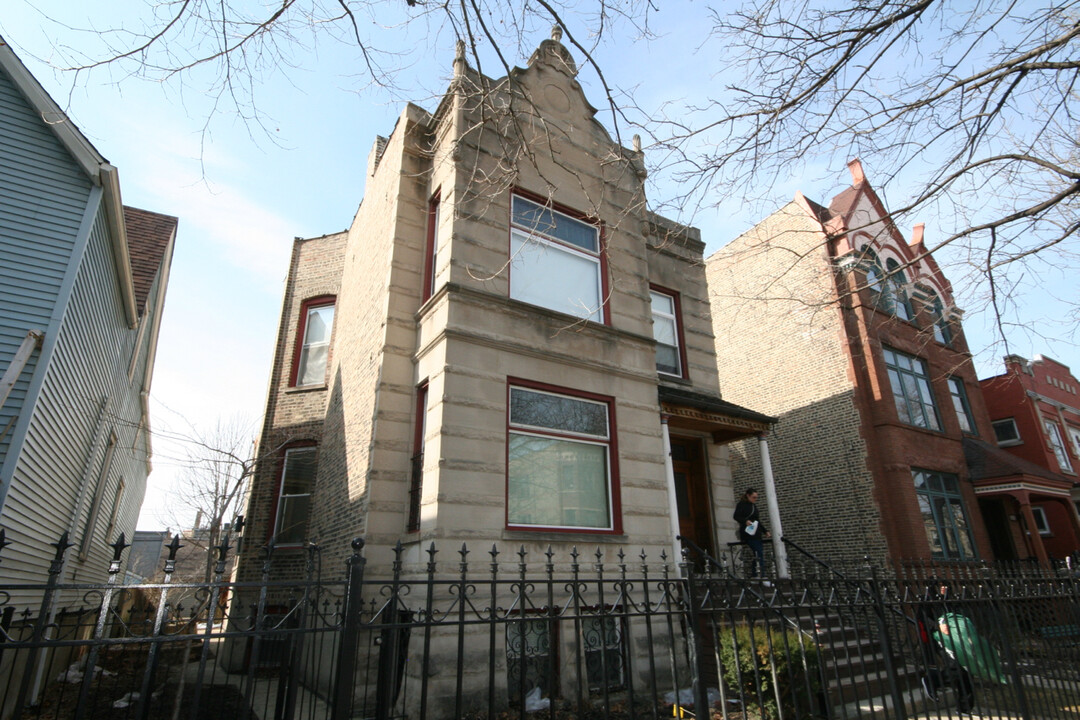 2508 N Spaulding Ave, Unit 2 in Chicago, IL - Building Photo