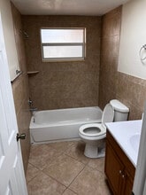 7434 Ashwood Dr in Port Richey, FL - Building Photo - Building Photo