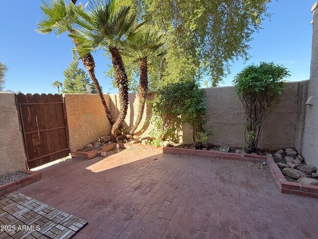 8125 E Glenrosa Ave in Scottsdale, AZ - Building Photo - Building Photo
