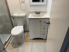 6051 10th Ave N in Greenacres, FL - Building Photo