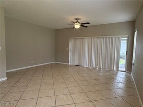 10101 Poppy Hill Dr in Ft. Myers, FL - Building Photo - Building Photo