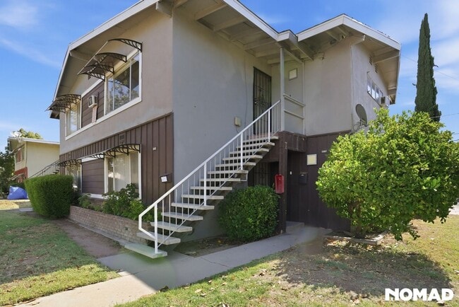 property at 3704 N Abby St