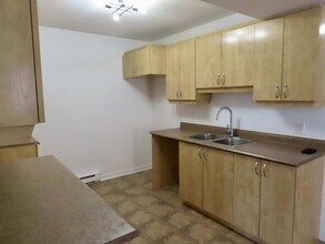517 Mcconnell Ch in Gatineau, QC - Building Photo - Building Photo