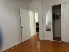 2639 Dobinson St, Unit B in Los Angeles, CA - Foto de edificio - Building Photo