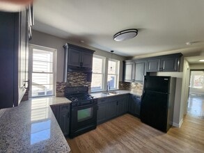 8010 S Manistee Ave, Unit A in Chicago, IL - Building Photo - Building Photo