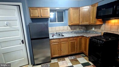 244 S Exeter St in Baltimore, MD - Building Photo - Building Photo