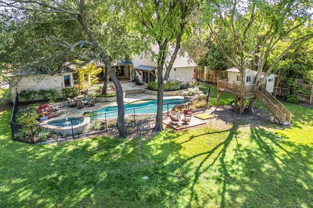 11503 W Ricks Cir in Dallas, TX - Building Photo - Building Photo